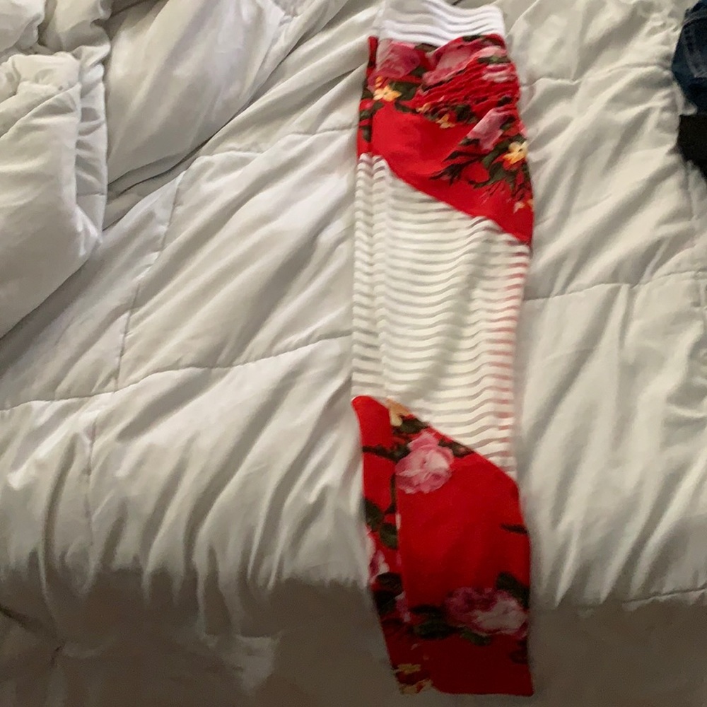 Cute booty lounge leggings nwot- never worn